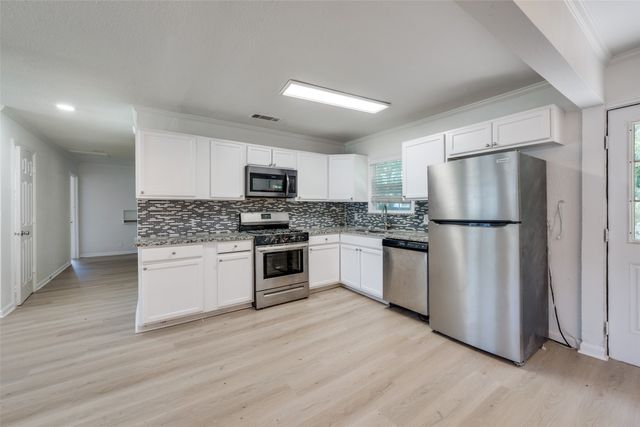 1102 E Lovers Lane, Arlington, TX 76010