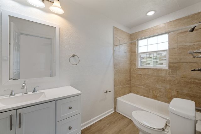 1102 E Lovers Lane, Arlington, TX 76010