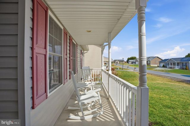 82 LATROBE DR, Martinsburg, WV 25403