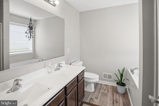 82 LATROBE DR, Martinsburg, WV 25403