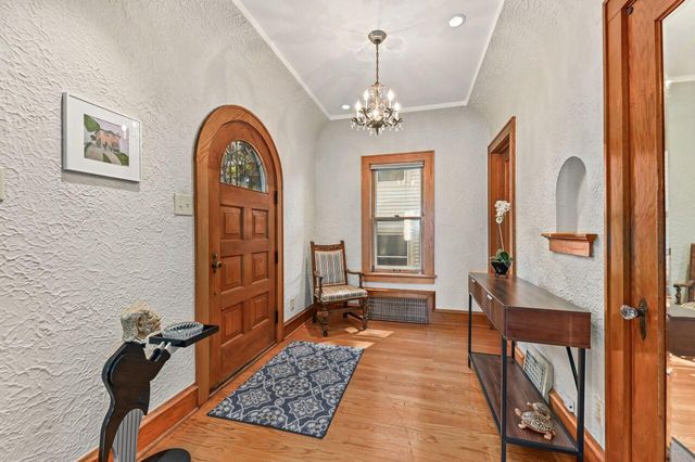 2829 N Hartung AVENUE, Milwaukee, WI 53210