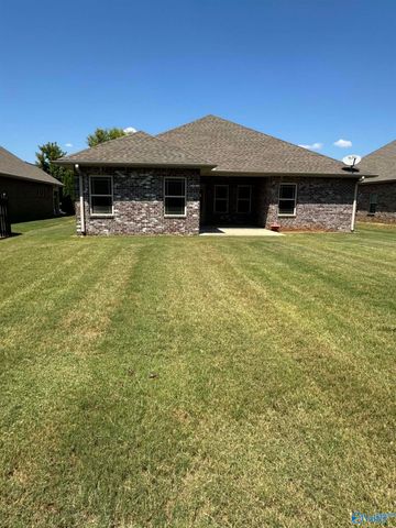 475 East Mossyleaf Drive, Huntsville, AL 35824