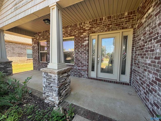 475 East Mossyleaf Drive, Huntsville, AL 35824