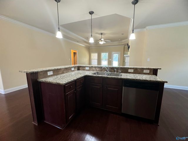 475 East Mossyleaf Drive, Huntsville, AL 35824