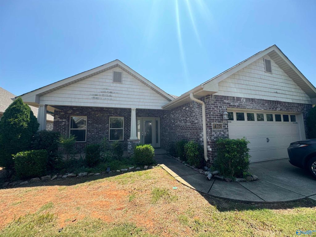 475 East Mossyleaf Drive, Huntsville, AL 35824