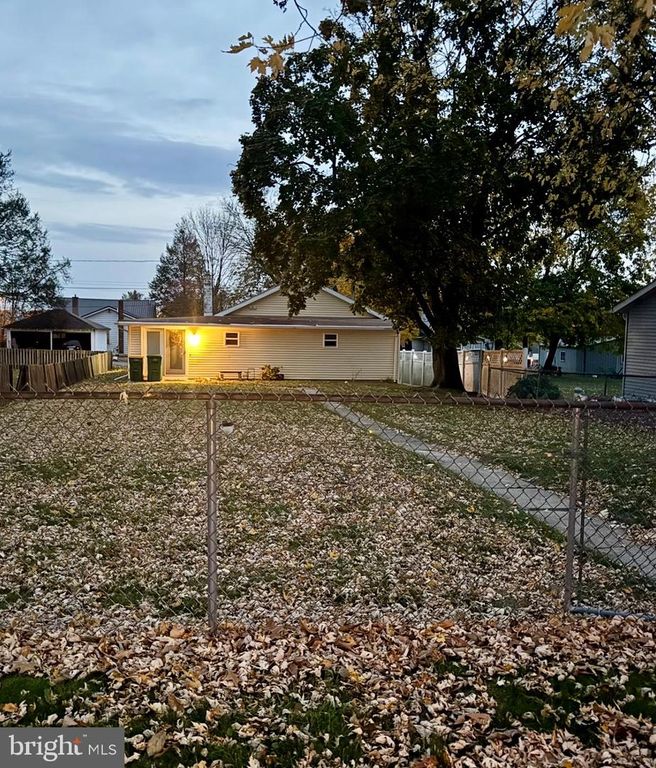 105 MILLER ST, Summerdale, PA 17093