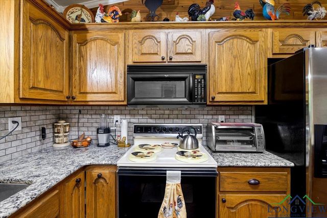 1346 W County Road 481, Henderson, TX 75654