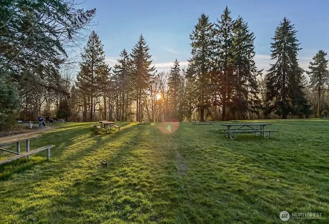 13720 Holmes Point Drive, Kirkland, WA 98034