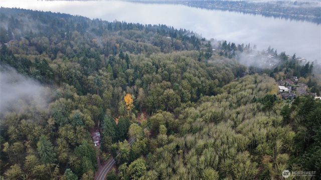 13720 Holmes Point Drive, Kirkland, WA 98034