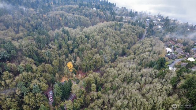 13720 Holmes Point Drive, Kirkland, WA 98034