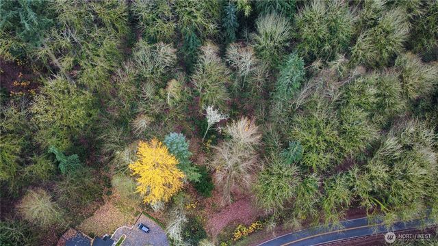 13720 Holmes Point Drive, Kirkland, WA 98034