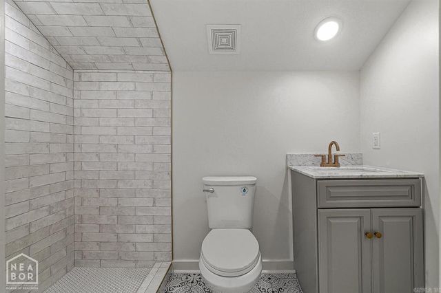 2005 Wood Street, Jonesboro, AR 72401