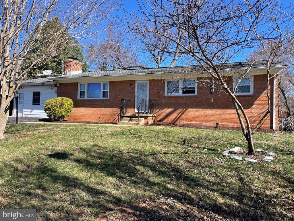 7705 HURON DR, Gainesville, VA 20155