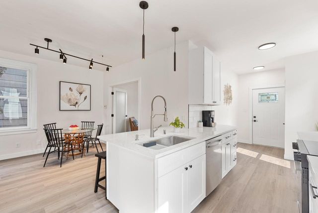 321 E Smith STREET, Milwaukee, WI 53207