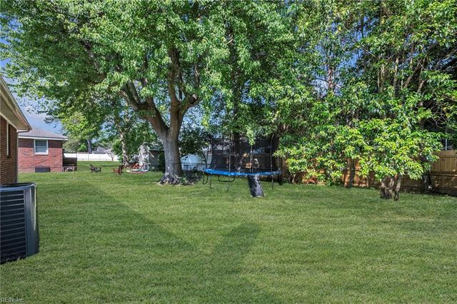 2538 Heutte DR, Norfolk, VA 23508