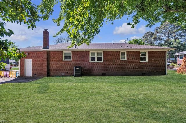 2538 Heutte DR, Norfolk, VA 23508