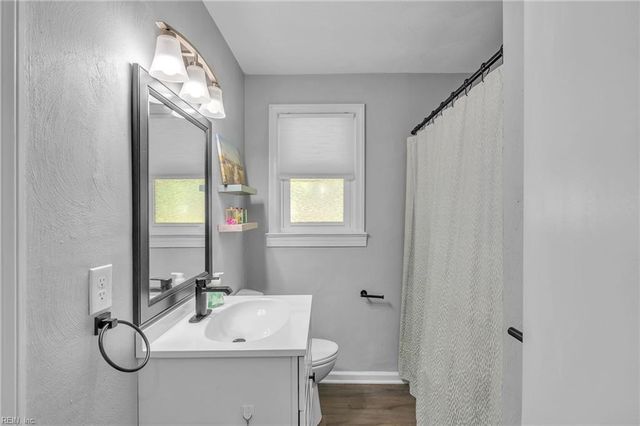 2538 Heutte DR, Norfolk, VA 23508