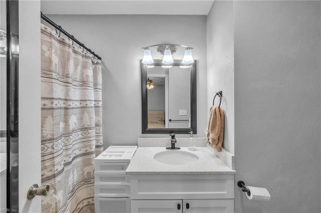 2538 Heutte DR, Norfolk, VA 23508