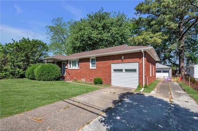 2538 Heutte DR, Norfolk, VA 23508