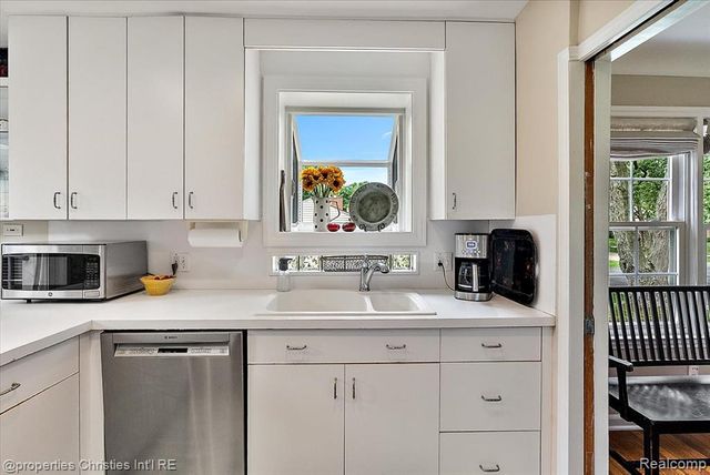 16051 Amherst Avenue, Beverly Hills, MI 48025