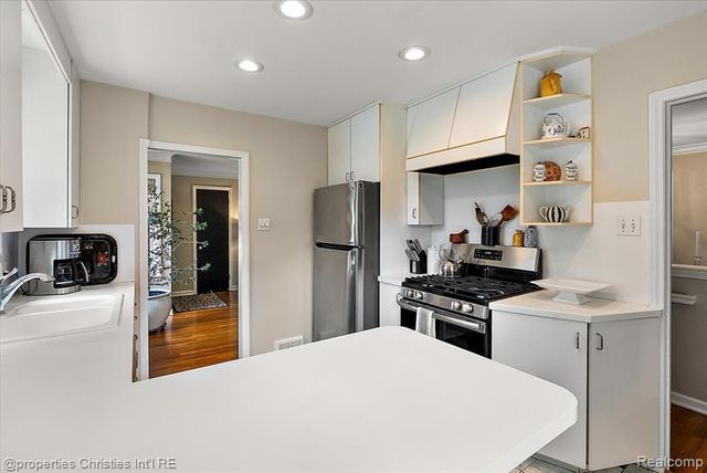 16051 Amherst Avenue, Beverly Hills, MI 48025