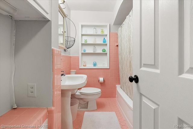 16051 Amherst Avenue, Beverly Hills, MI 48025