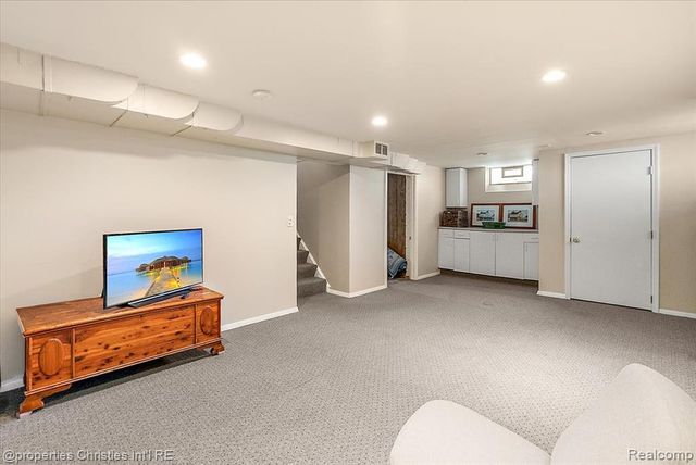 16051 Amherst Avenue, Beverly Hills, MI 48025