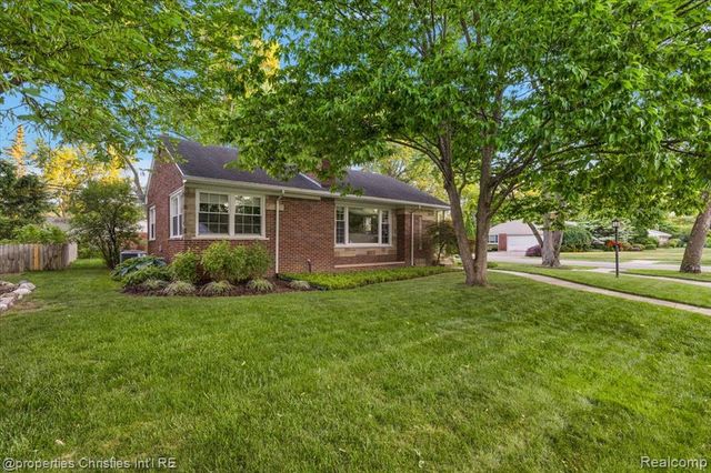 16051 Amherst Avenue, Beverly Hills, MI 48025