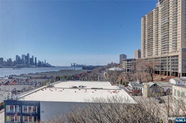 7002 JFK Blvd E 6D, Guttenberg, NJ 07093