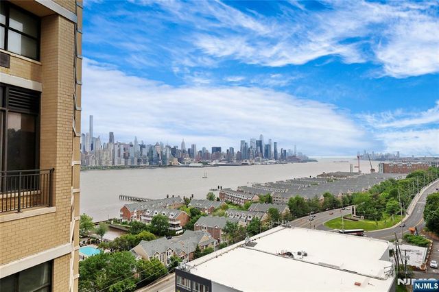 7002 JFK Blvd E 6D, Guttenberg, NJ 07093