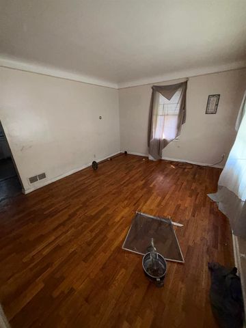 4102 Lawndale Avenue, Flint, MI 48504