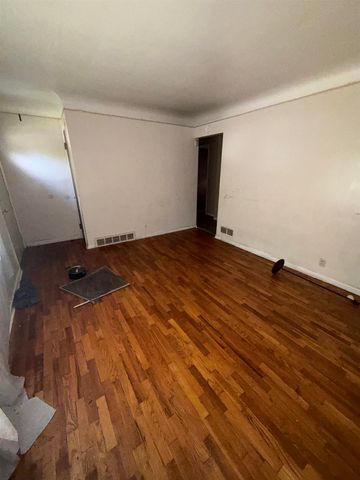 4102 Lawndale Avenue, Flint, MI 48504