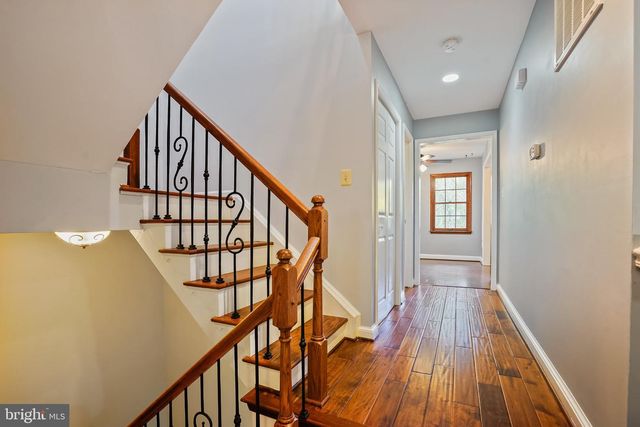 3711 JENNY LYNNE LN, Fairfax, VA 22030