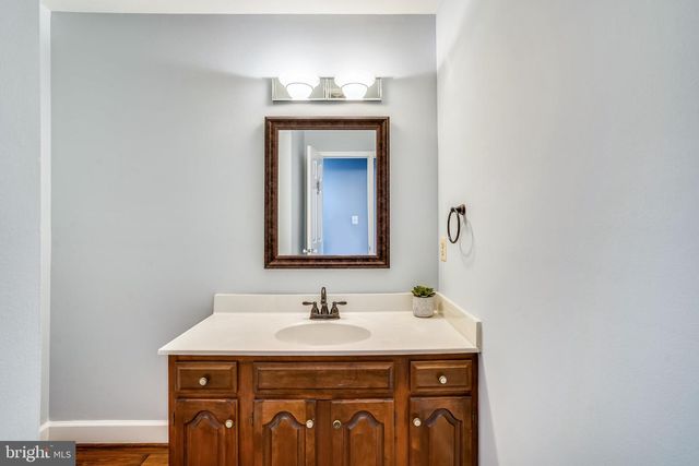 3711 JENNY LYNNE LN, Fairfax, VA 22030