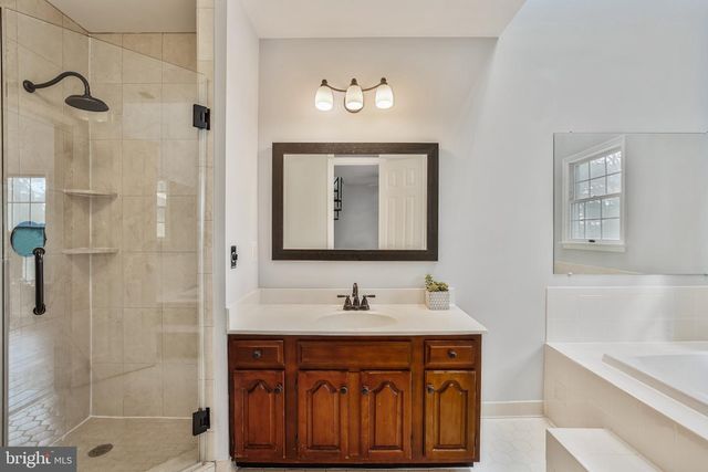 3711 JENNY LYNNE LN, Fairfax, VA 22030