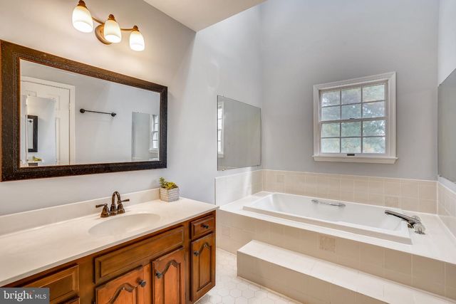 3711 JENNY LYNNE LN, Fairfax, VA 22030