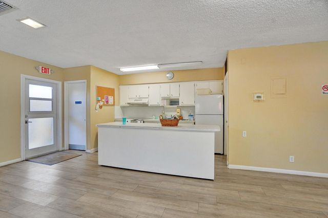 2350 NE 14th Street Cswy 716, Pompano Beach, FL 33062