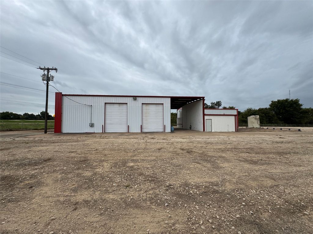 9182 S US Highway 79, Palestine, TX 75801