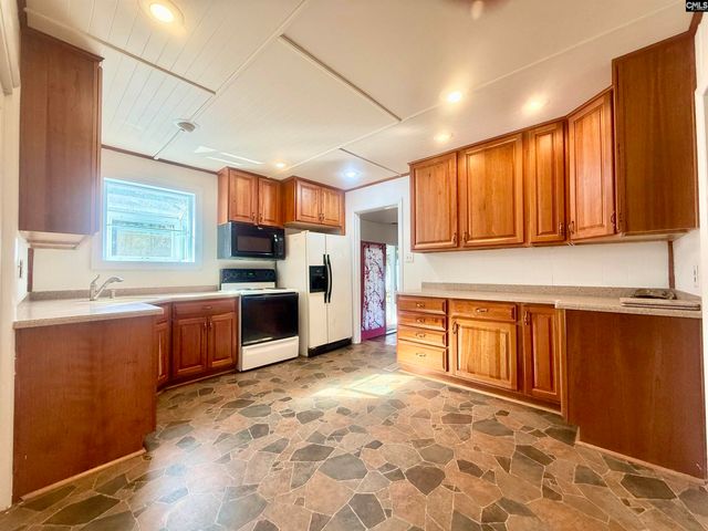 5904 Old Leesburg Road Extension, Hopkins, SC 29061