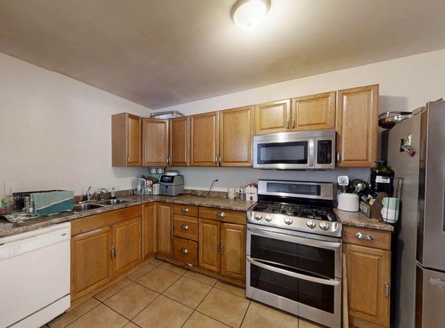 626 E 77th Avenue, Schererville, IN 46375