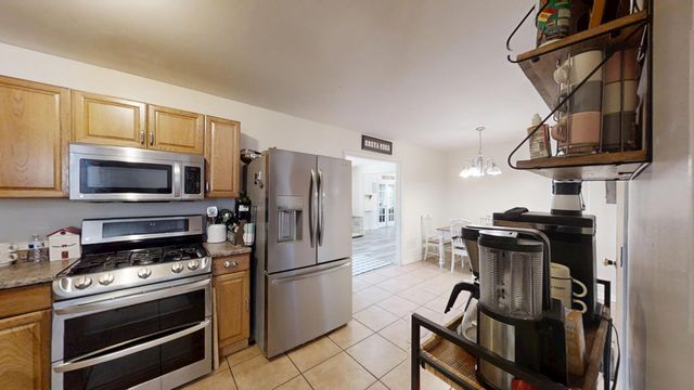 626 E 77th Avenue, Schererville, IN 46375