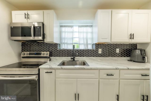 6515 N PARK AVE, Philadelphia, PA 19126
