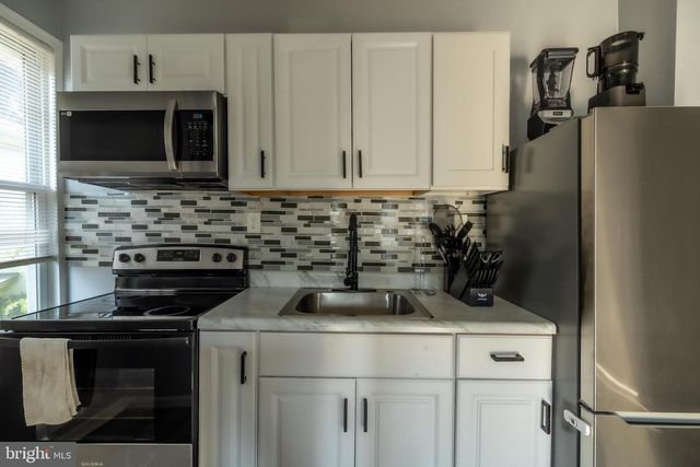 6515 N PARK AVE, Philadelphia, PA 19126