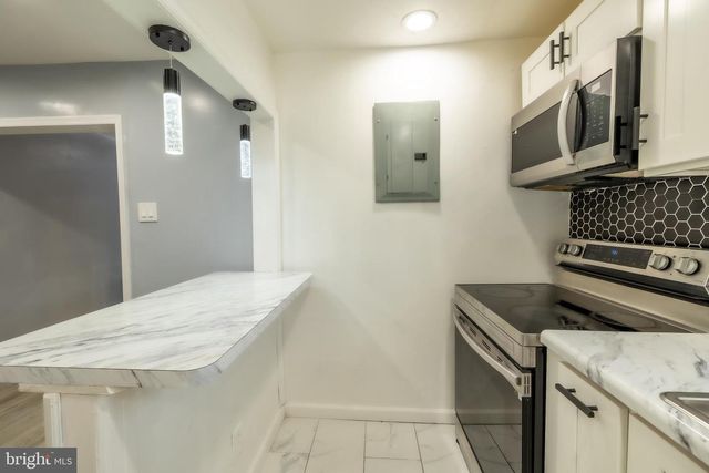 6515 N PARK AVE, Philadelphia, PA 19126