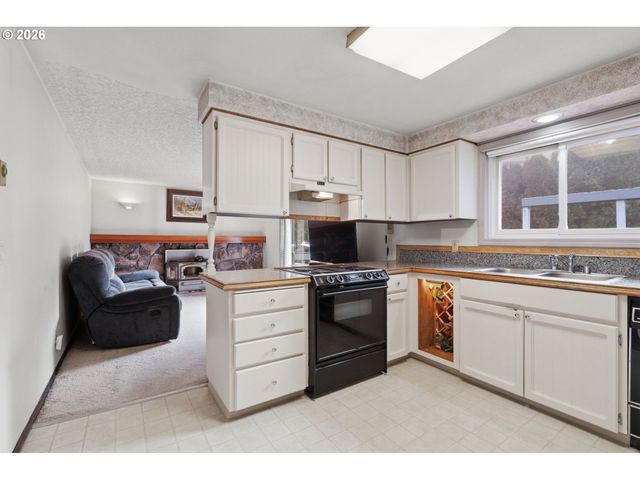 311 Nw 110TH St, Vancouver, WA 98685