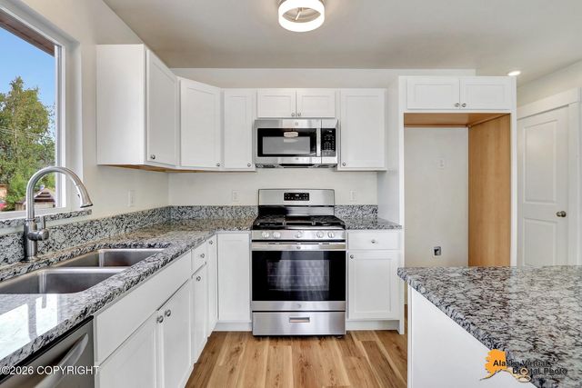2007 W 47th Avenue, Anchorage, AK 99517