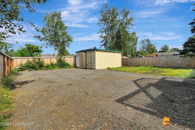 2007 W 47th Avenue, Anchorage, AK 99517