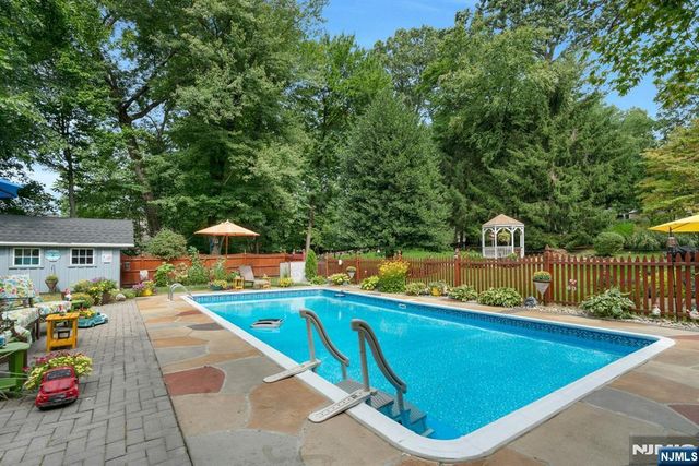 561 Bernita Drive, River Vale, NJ 07675