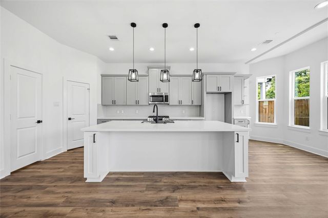 1106 Paul Quinn Street B, Houston, TX 77091