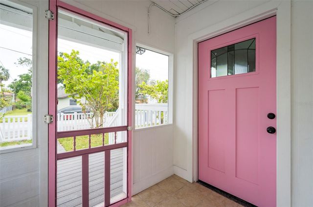 2017 OCEANVIEW PLACE, Tampa, FL 33605